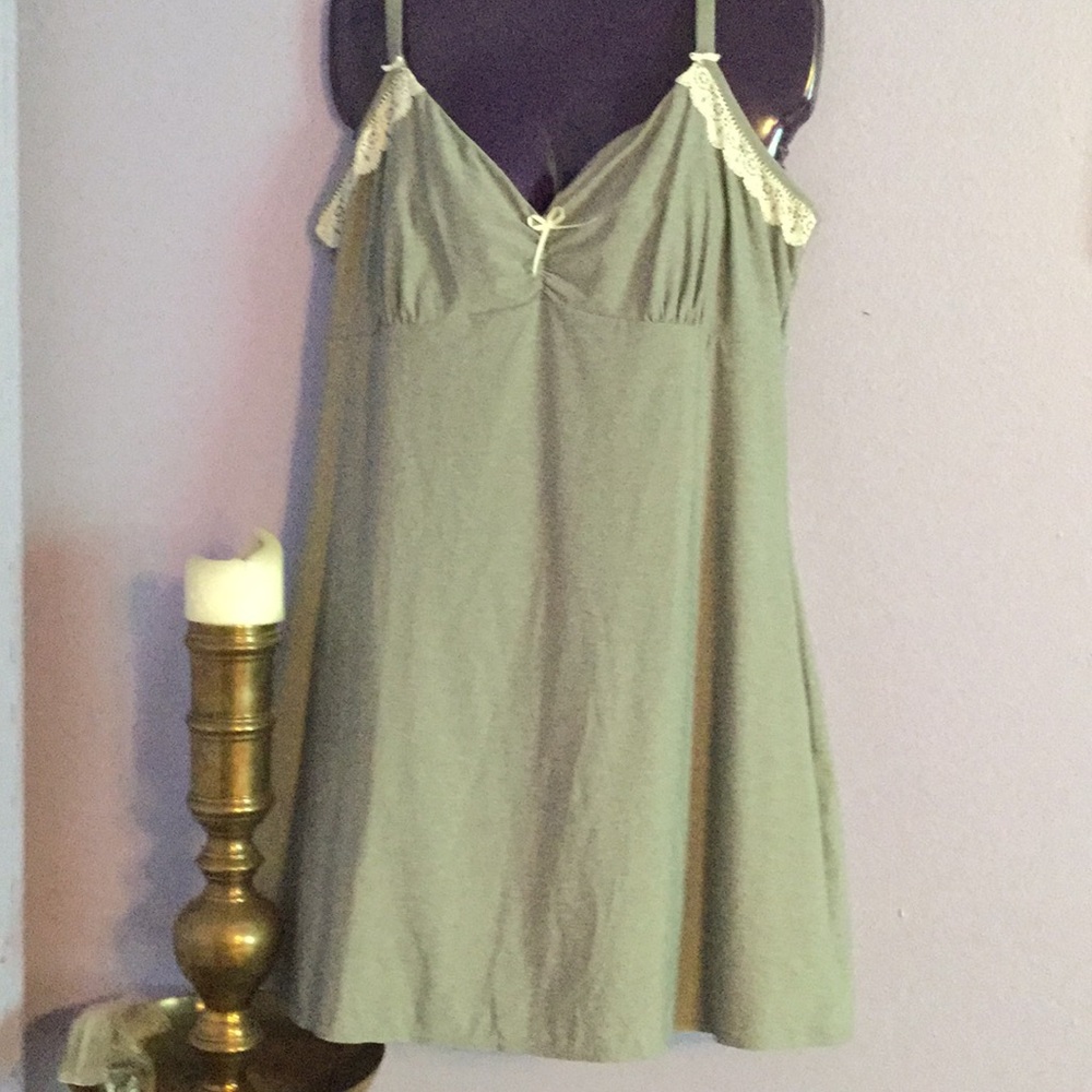 Lounge or sleep wear by Frey’s